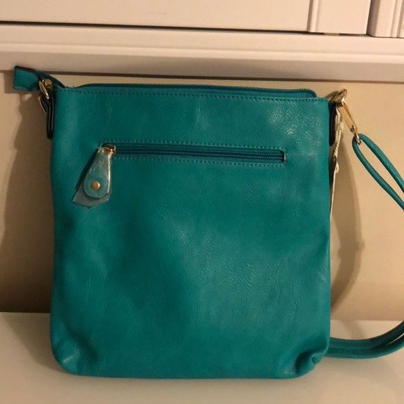 Alyssa Crossover Bag - Picture 4 of 4